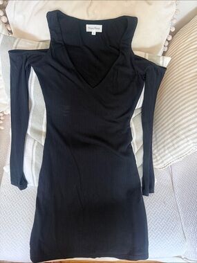 Privacy Please Black Cold-Shoulder Ribbed Long-Sleeve Dress